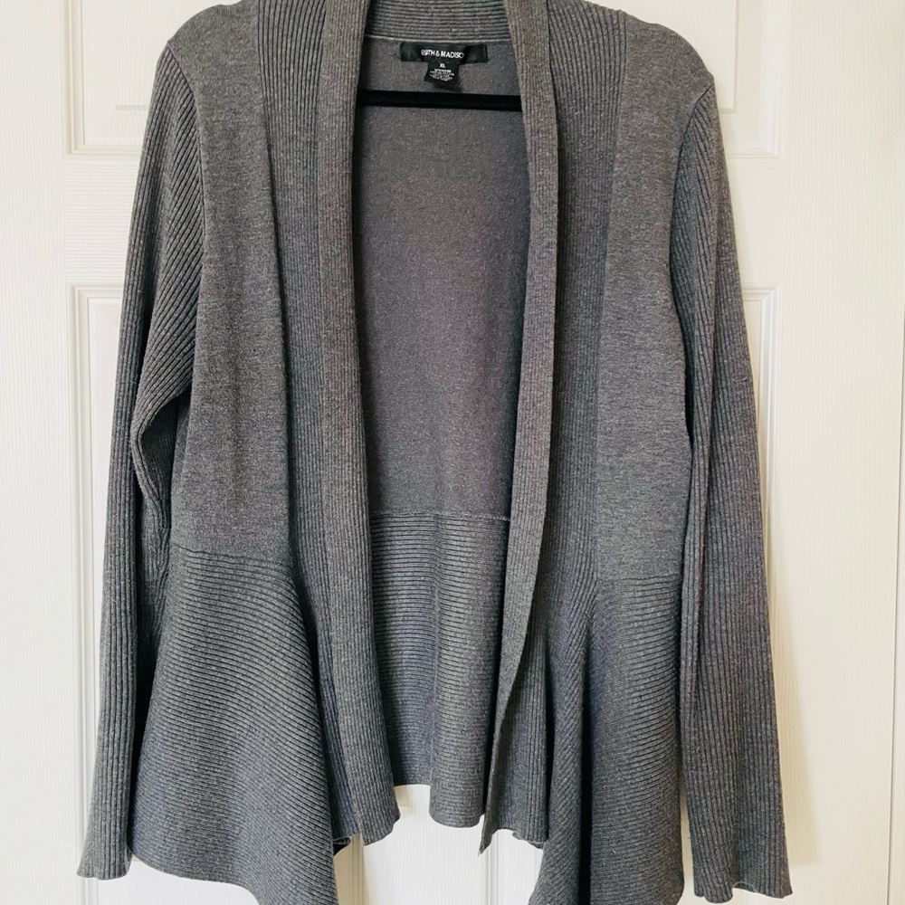 🩶 89th & Madison | Open front | Effortless drape | instant polish | size XL